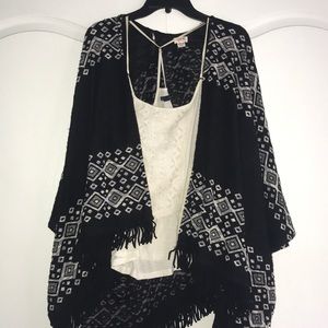 Mossimo Supply Co. Black & White Knit Poncho | Size S/M